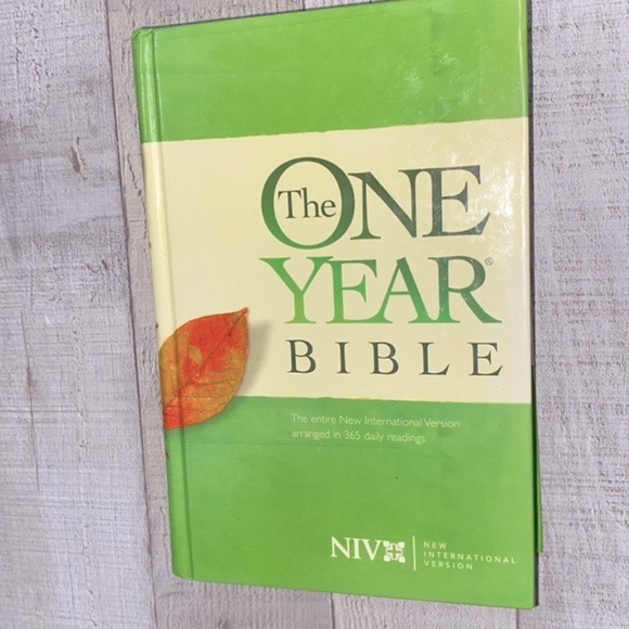 One Year Bible NIV  FREE WITH PURCHASE - Picture 2 of 11